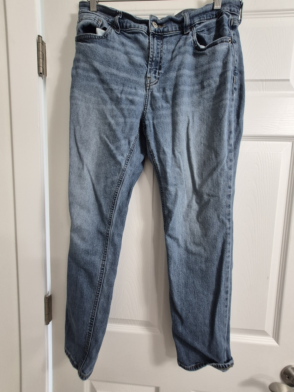 Old Navy Women's Light Blue Relaxed Straight Jeans